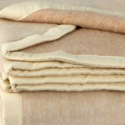 Coperta Grace Di Somma In Pura Lana Vergine Per Letto Matrimoniale J672 -Articoli Per La Casa coperta grace di somma in pura lana vergine per letto matrimoniale dettaglio bordo