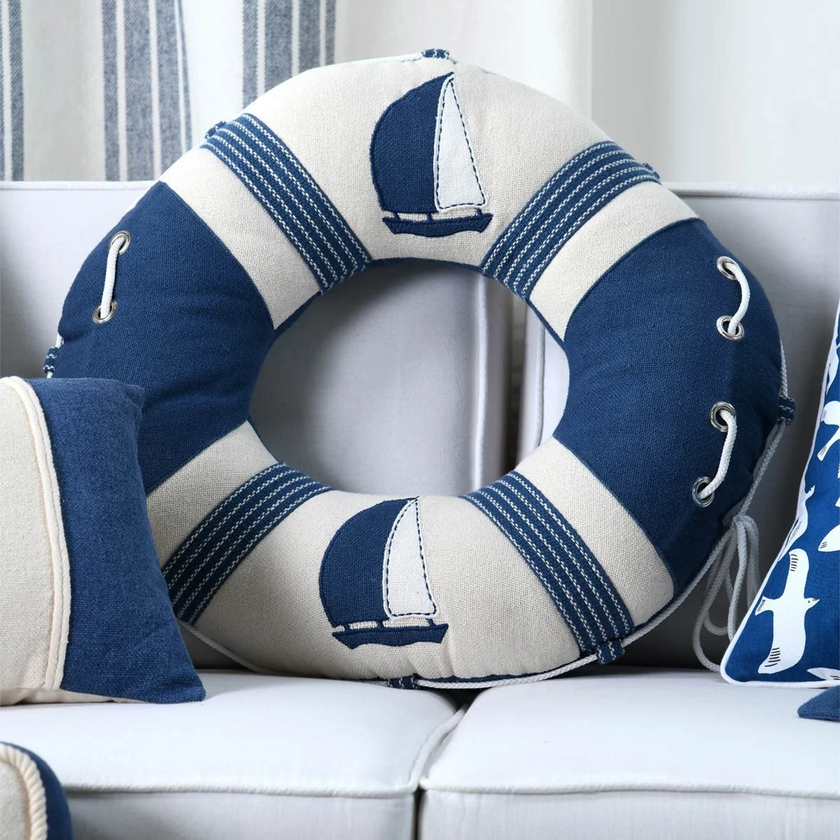Cuscino Arredo Catamaran A Forma Di Salvagente K249 2 Cuscino Arredo Catamaran A Forma Di Salvagente K249 - immagine 2